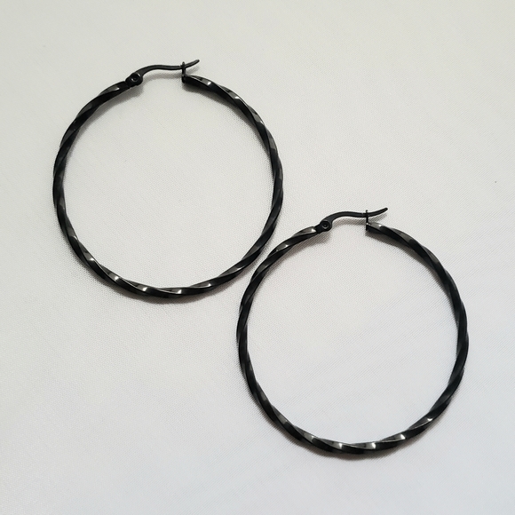 2" Black Hoops
